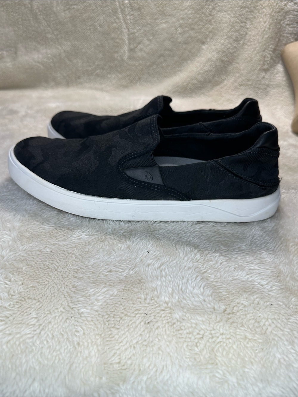 Olukai Men's Lae'ahi Pa'i in Lava Rock Color way Shoes Size 9